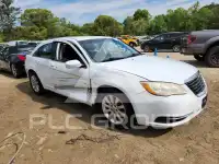 2011 Chrysler 200 photo
