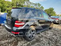 2011 Mercedes Benz ML-Class photo