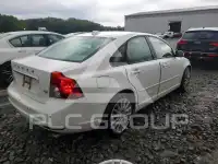 2011 Volvo S40 фото