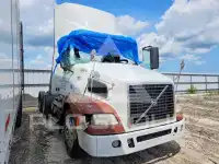 2011 Volvo VNL photo