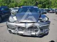 2011 Porsche Cayenne photo