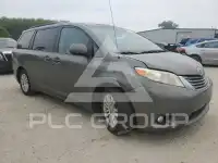 2011 Toyota SIENNA photo