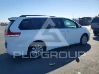 2011 Toyota SIENNA photo