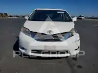 2011 Toyota SIENNA photo
