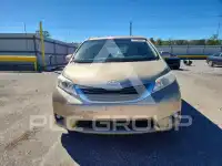 2011 Toyota SIENNA photo