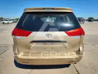 2011 Toyota SIENNA фото