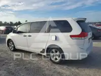 2011 Toyota SIENNA фото