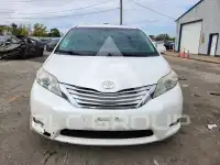 2011 Toyota SIENNA фото