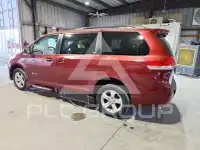 2011 Toyota SIENNA фото