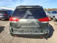 2011 Toyota SIENNA фото