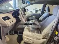2011 Toyota SIENNA фото