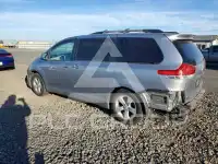 2011 Toyota SIENNA photo