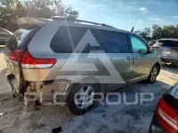 2011 Toyota SIENNA фото
