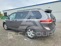 2011 Toyota SIENNA фото