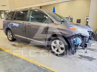 2011 Toyota SIENNA фото