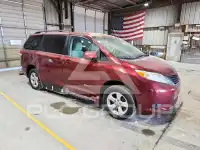 2011 Toyota SIENNA фото