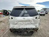 2011 Toyota SIENNA фото
