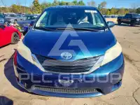 2011 Toyota SIENNA photo