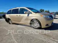 2011 Toyota SIENNA photo