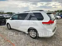 2011 Toyota SIENNA photo