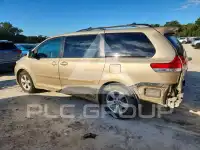 2011 Toyota SIENNA фото
