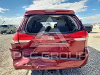 2011 Toyota SIENNA фото