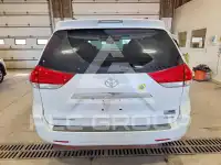 2011 Toyota SIENNA фото