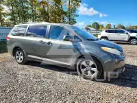 2011 Toyota SIENNA фото