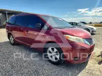 2011 Toyota SIENNA фото