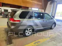 2011 Toyota SIENNA фото