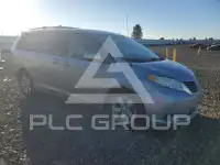 2011 Toyota SIENNA photo