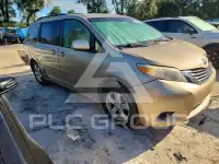 2011 Toyota SIENNA фото