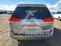 2011 Toyota SIENNA фото