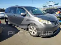 2011 Toyota SIENNA фото