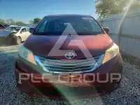 2011 Toyota SIENNA photo