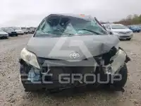 2011 Toyota SIENNA фото