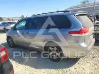 2011 Toyota SIENNA фото