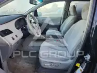 2011 Toyota SIENNA фото