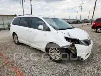 2011 Toyota SIENNA photo