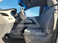 2011 Toyota SIENNA photo