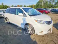 2011 Toyota SIENNA photo
