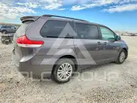 2011 Toyota SIENNA photo