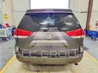 2011 Toyota SIENNA фото