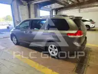 2011 Toyota SIENNA фото