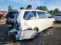 2011 Toyota SIENNA photo