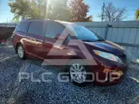 2011 Toyota SIENNA photo