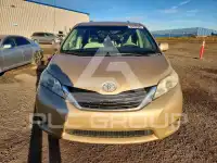 2011 Toyota SIENNA фото