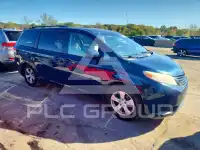 2011 Toyota SIENNA photo