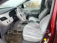 2011 Toyota SIENNA фото