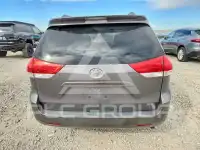 2011 Toyota SIENNA photo